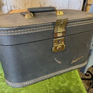 Lady Baltimore Vintage Makeup Case